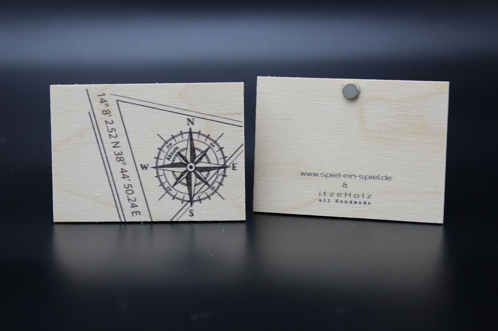 Holzmagnet „Aksum“ – Koordninaten – Bild 3