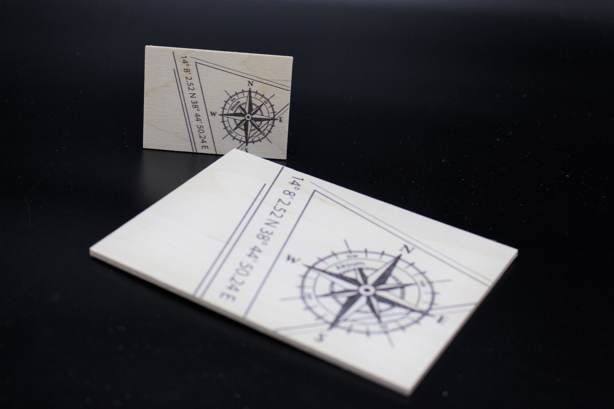 Holzmagnet „Aksum“ – Koordninaten – Bild 4